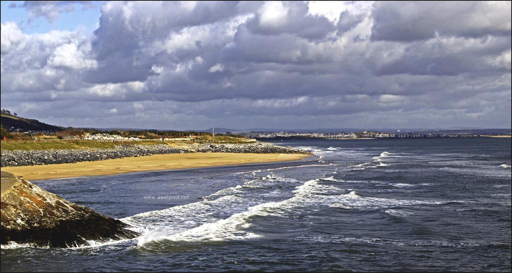 Awel Y Mor Llanelli Quarto foto
